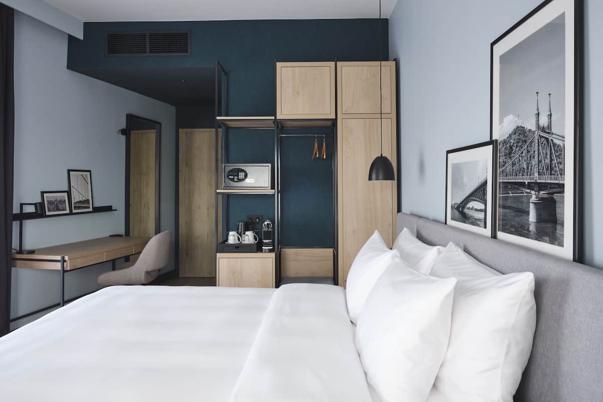Habitación Premium, para no fumadores | Ropa de cama hipoalergénica y caja de seguridad en la habitación