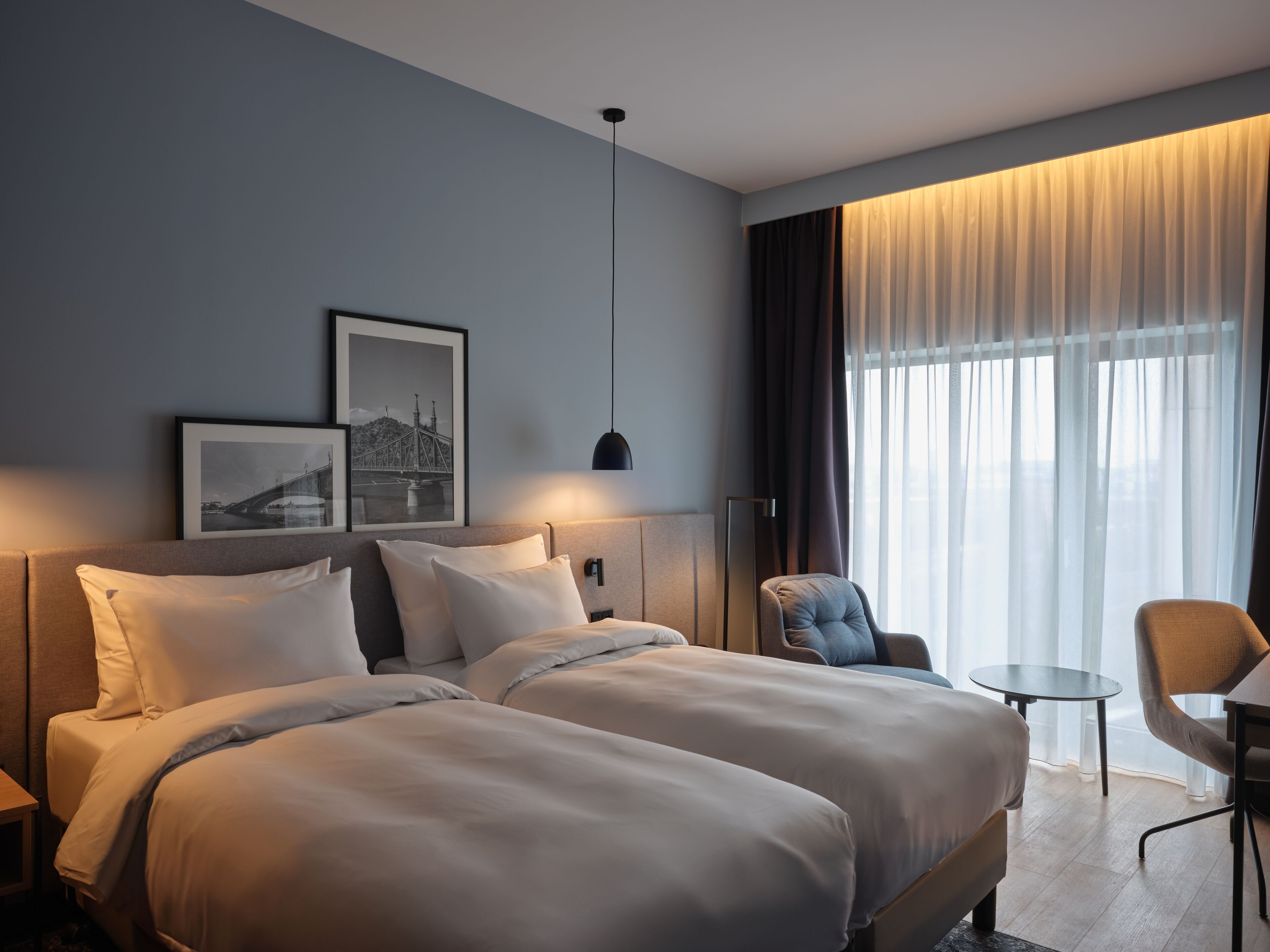 Hypo-allergenic bedding, in-room safe, desk, laptop workspace