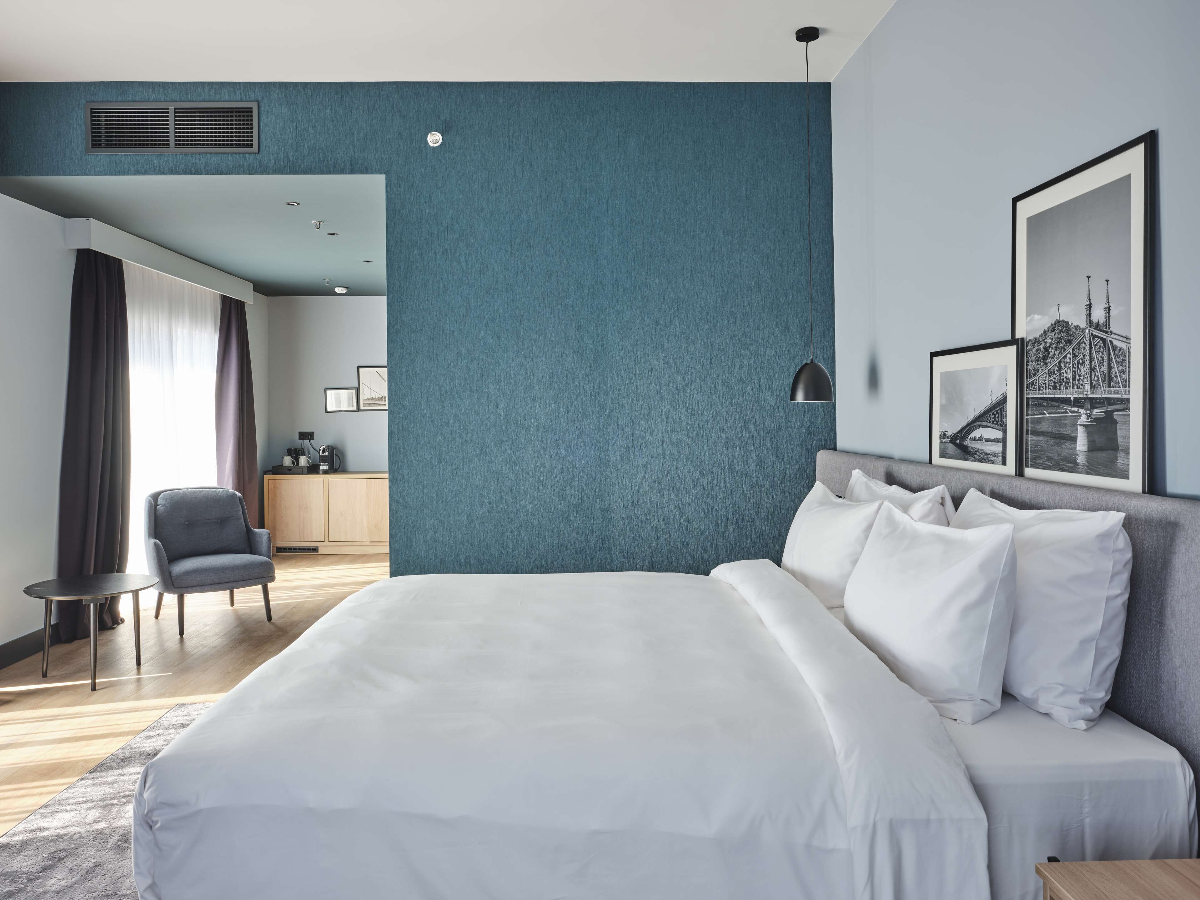 Suite junior, para no fumadores | Ropa de cama hipoalergénica y caja de seguridad en la habitación 