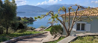  Παραθαλάσσια εξοχική κατοικία στο Sparto
 Seaside cottage in Sparto west greece