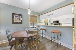 Dining - PP 14-2 2 bedroom condo on ground level in Pawleys Plantation! (Pawleys Island)