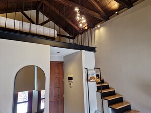 Maisonette w Private Terrace & Mountain View | Hypo-allergenic bedding, in-room safe, desk, soundproofing