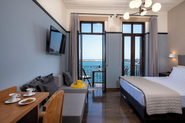 Superior Suite w Balcony & Sea Siew