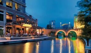 Exterior - Music inspired Modern stay in The Woodlands. (Spring)