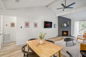 Dining - Music inspired Modern stay in The Woodlands. (Spring)