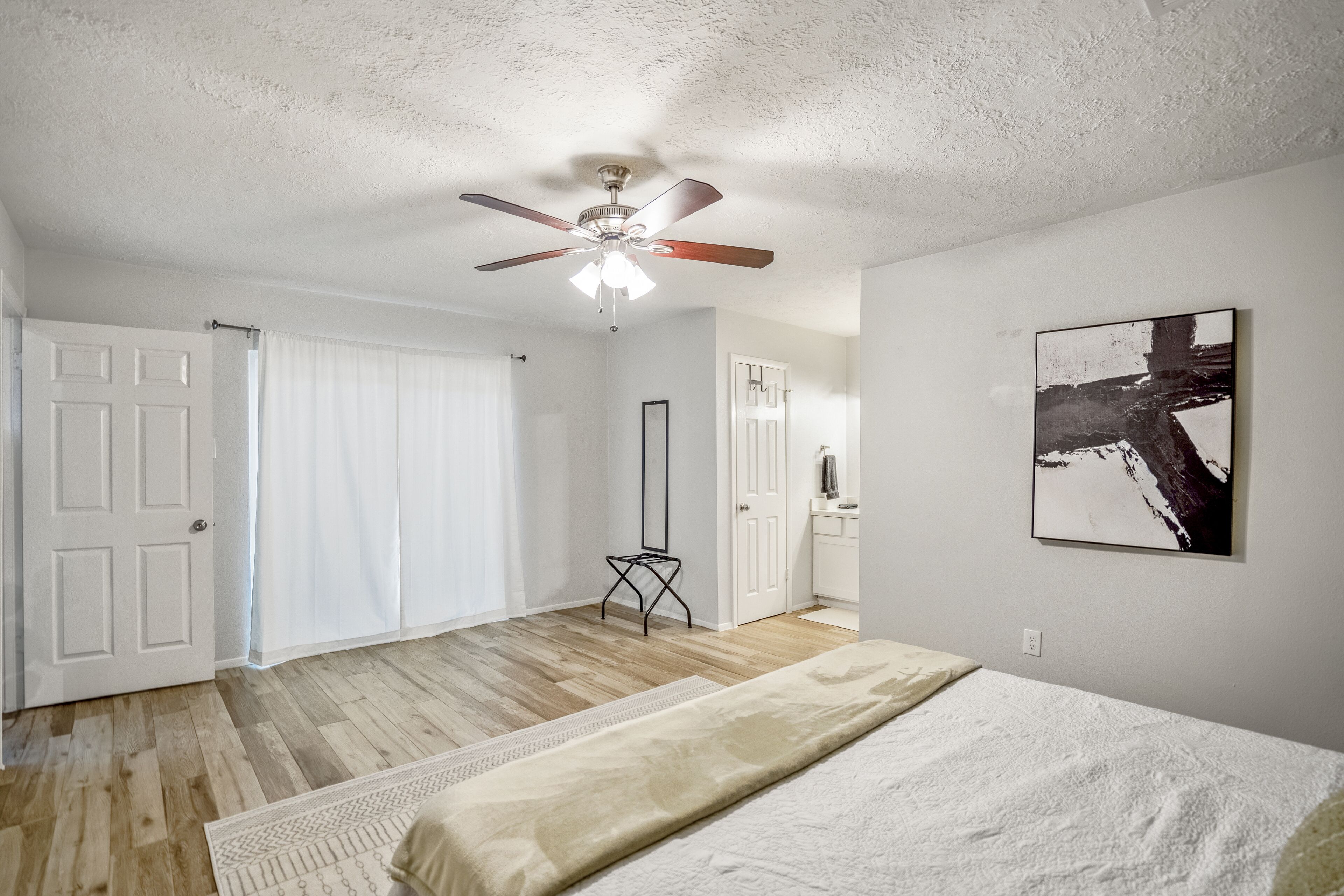 3 chambres, lit parapluie, Wi-Fi, draps fournis
