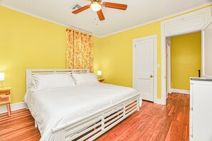 1 bedroom, iron/ironing board, WiFi, bed sheets - Charming 4 Person Apt in Walkable, Green Area (Montgomery)