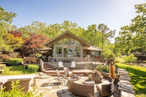 Greers Ferry Lakefront Home in Eden Isle