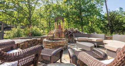 New! Greers Ferry Lakefront Home in Eden Isle