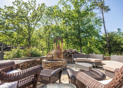 New! Greers Ferry Lakefront Home in Eden Isle