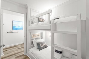 1 camera, accesso a Internet, lenzuola