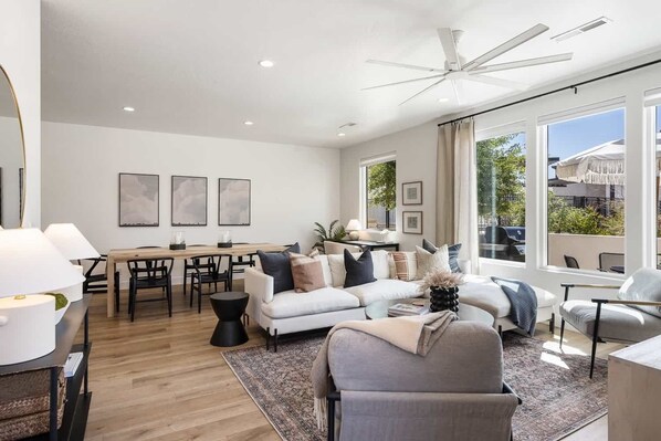 Townhome, 5 Bedrooms | Living area