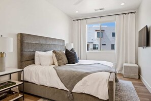 Townhome, 5 Bedrooms