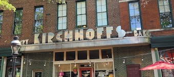 DOWNTOWN 2ND FLOOR LUXURIOUS CONDO 3 BLOCKS OFF BROADWAY IN A QUIET NEIGHBORHOOD