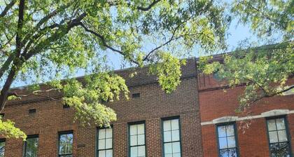 DOWNTOWN 2ND FLOOR LUXURIOUS CONDO 3 BLOCKS OFF BROADWAY IN A QUIET NEIGHBORHOOD