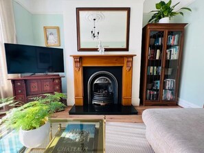 3 bedrooms - Beautiful 3-Bedroom Victorian Townhouse (Liverpool)