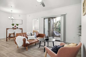 TV, Netflix, Hulu, streaming services