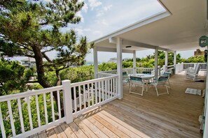 Outdoor dining - Windy Dunes, Almost Oceanfront House in Emerald Isle, NC! (Emerald Isle)