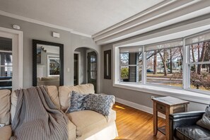 Televisie en een open haard