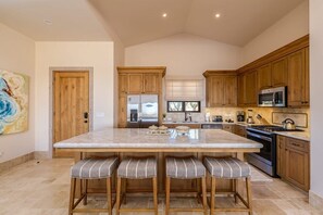 Køleskab, mikrobølgeovn, ovn, opvaskemaskine