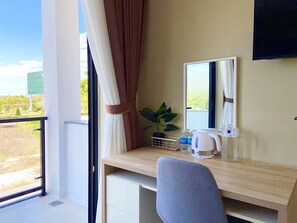 Habitación superior | 1 habitación, muebles diferentes, escritorio y insonorización