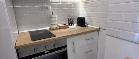 Family Apartment | Private kitchen | Fridge, oven, dishwasher, espresso maker