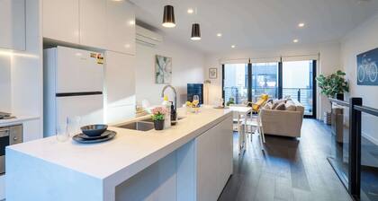 Port Melbourne 3-level TH *FreeParking *Smart TV