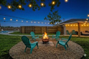 Terrace/patio - Ultimate Fun Escape:Pool |Arcade|Fire Pit Seating (Deer Park)