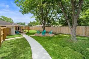 Terrace/patio - Ultimate Fun Escape:Pool |Arcade|Fire Pit Seating (Deer Park)
