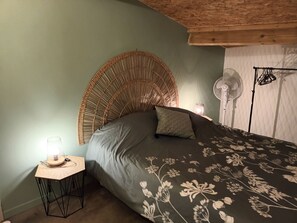 4 bedrooms, iron/ironing board