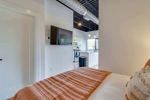 Memory foam beds, desk, iron/ironing board, WiFi