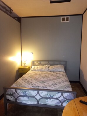 Appartement économique | 2 chambres, accÚs au Wi-Fi (inclus), literie fournie