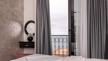 In-room safe, soundproofing, free WiFi