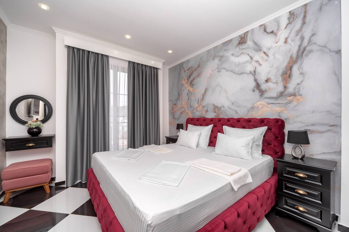 Comfort Double Room, 1 King Bed, Non Smoking, Ocean View | In-room safe, soundproofing, free WiFi