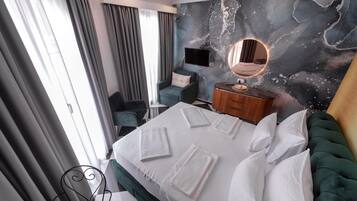 Comfort Double Room, 1 Bedroom, Non Smoking, Ocean View | In-room safe, soundproofing, free WiFi