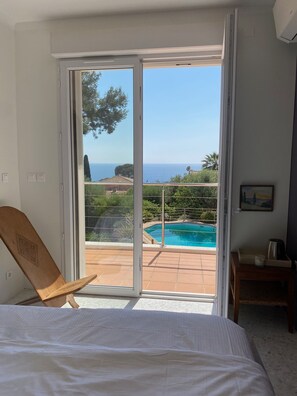 4 bedrooms, WiFi, bed sheets - Carqueiranne, Loue Villa Nossi bé, Très Calme vue mer Piscine Jardin 8 Personnes (Carqueiranne)