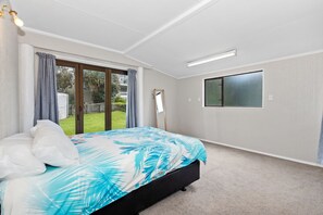 4 bedrooms, WiFi, bed sheets - Retreat at Tapeka Point - Russell Holiday Home (Russell)