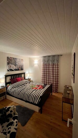 2 habitaciones, cuna de viaje, wifi gratis y ropa de cama 