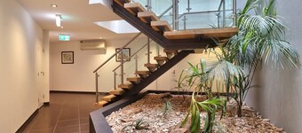 Terminus Apartment I Steps from Geelongs Buzz