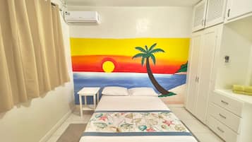 Grand Suite | In-room safe, desk, blackout curtains, iron/ironing board