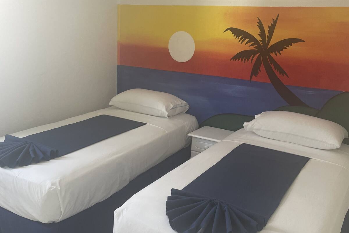 Suite Familiale | Coffres-forts dans les chambres, bureau, rideaux occultants