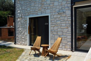 Comfort Double Room | Premium bedding, desk, laptop workspace, soundproofing - Ilcayto Rooms (Foça)