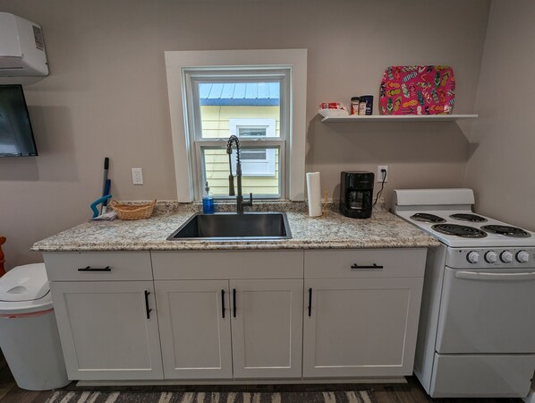 Fridge, microwave, oven, stovetop - Little Yellow Cottages #3 (Port Austin)