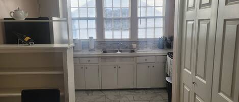 Microondas, horno y parrilla de estufa