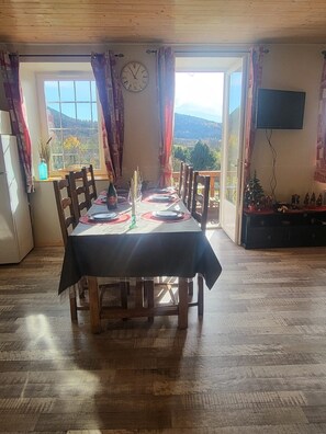 Dining - LA Vallee DU Champsaur-valgaudemar (Aubessagne)