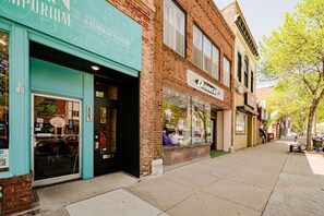 Exterior - Pinball Penthouse Luxury Downtown Flat (Appleton)