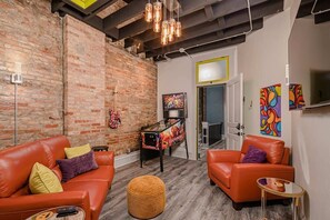 Interior - Pinball Penthouse Luxury Downtown Flat (Appleton)