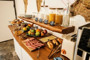Free daily buffet breakfast - Ambrosia-Timeless Hosting (Palermo)