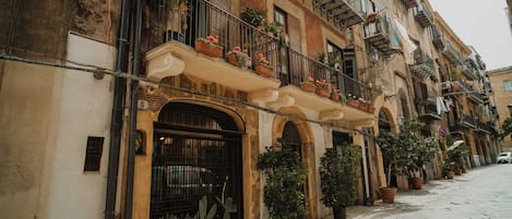 Bagian depan properti