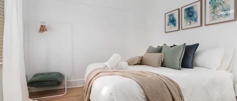 2 makuuhuonetta, työpöytä, silitysrauta/-lauta, Wi-Fi